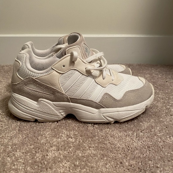 ADIDAS! - Picture 2 of 4